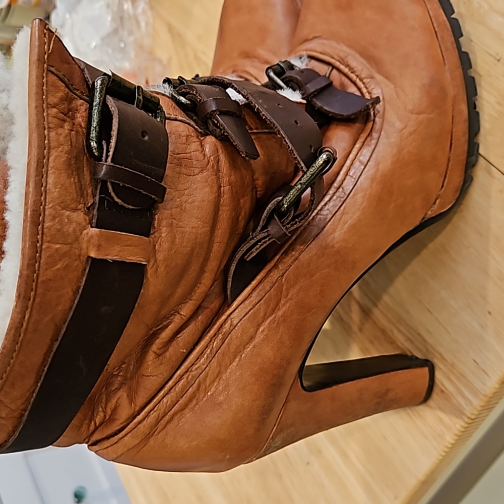 RARE FIND Dolce Vita boots - Picture 3 of 13